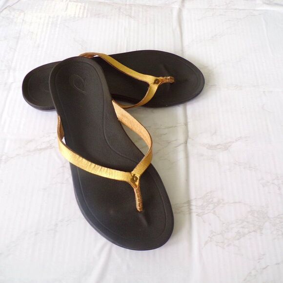 Olukai leather gold flip flops 7 - Picture 2 of 8